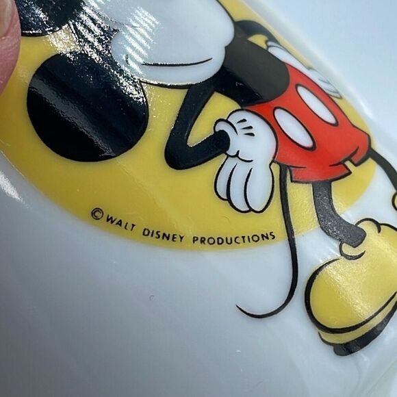 Vintage Walt Disney Productions pedestal coffee mug - Picture 7 of 7